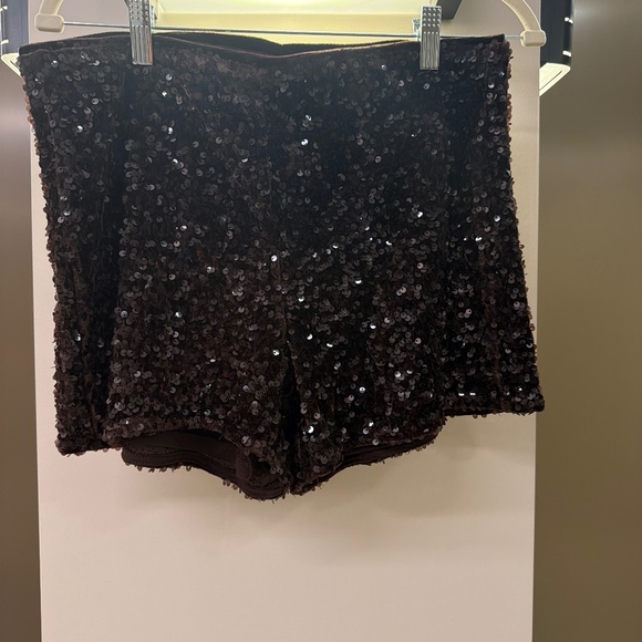 Ming - Picture 3 of 5